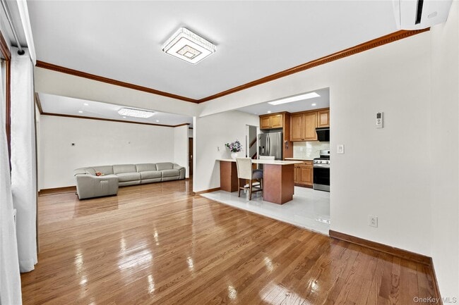 Building Photo - 45-76-76 Browvale Ln