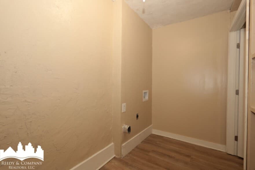 Building Photo - 905 Parkhaven Ln