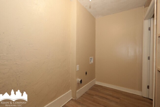 Building Photo - 905 Parkhaven Ln