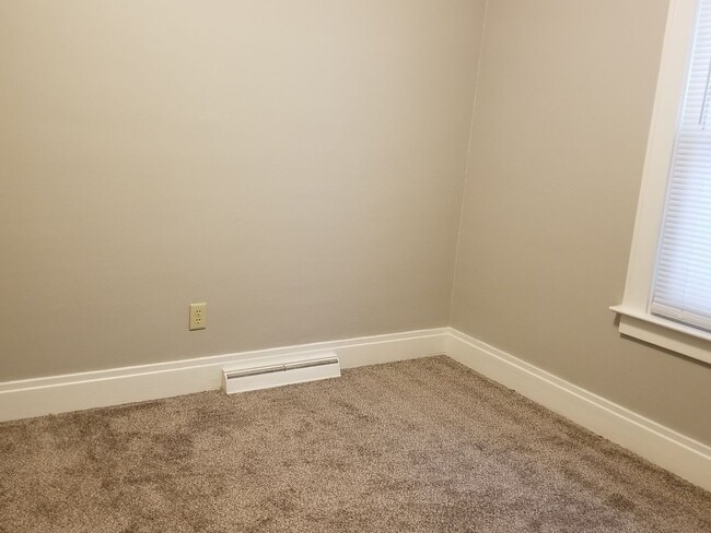 Building Photo - 182 W Euclid Ave