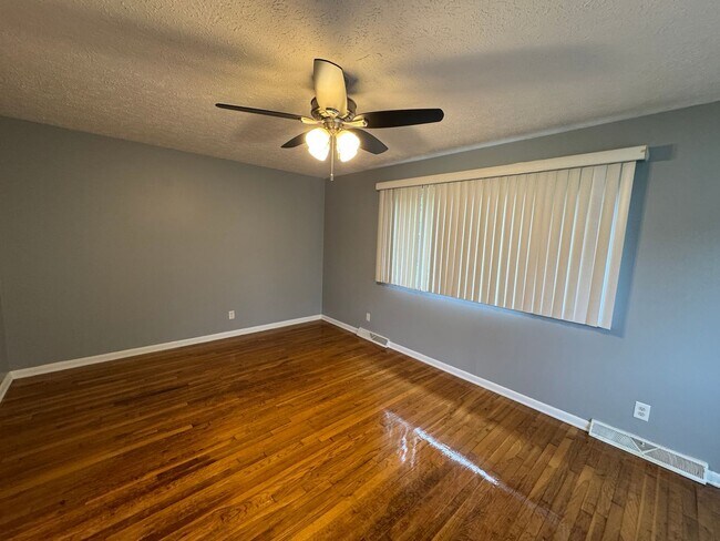 Building Photo - Snacks / Guion Creek - Washington TWP 3 Bed 2 Bath
