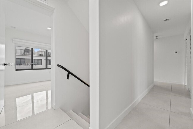 Building Photo - 26126 SW 146th Ct