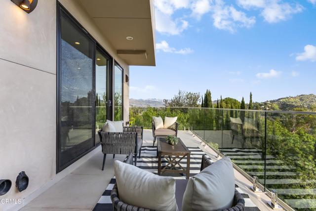 Building Photo - 12480 Viewcrest Rd