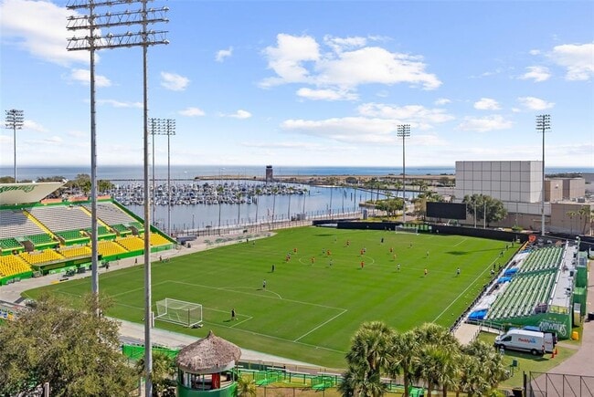 Building Photo - 301 1st St S