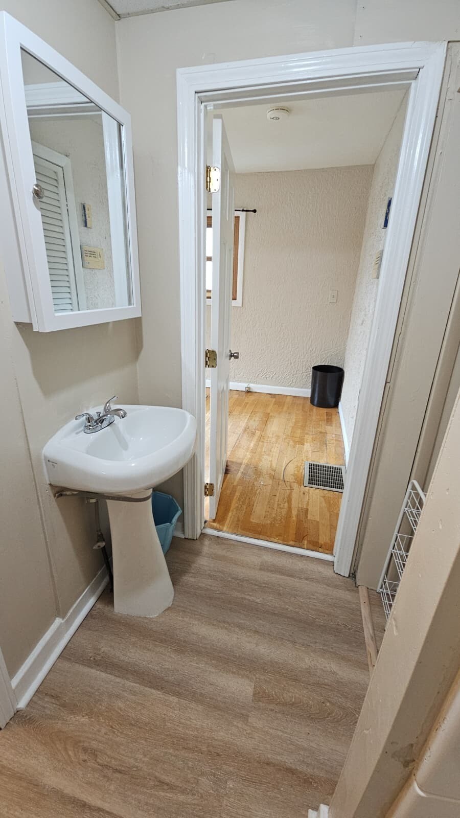 Building Photo - 126 Branch St