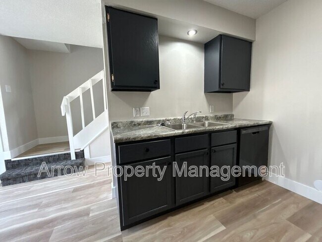 Building Photo - 1324 S Jackson St