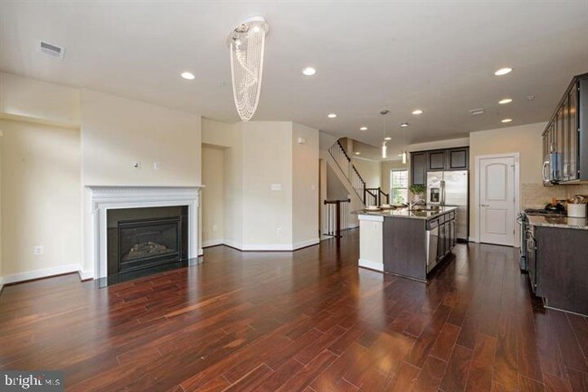 Building Photo - 219 Strummer Ln