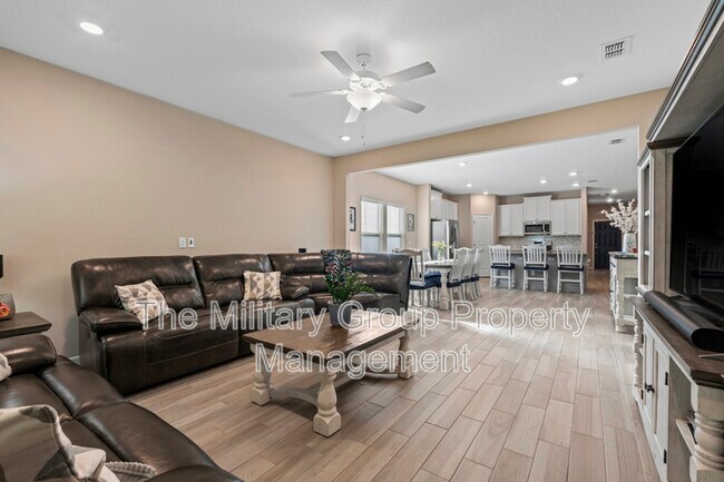 Building Photo - 383 St Vincent Dr