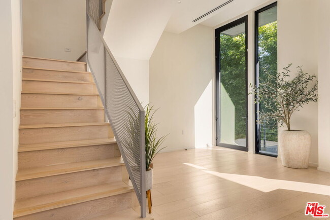 Building Photo - 4118 Wade St