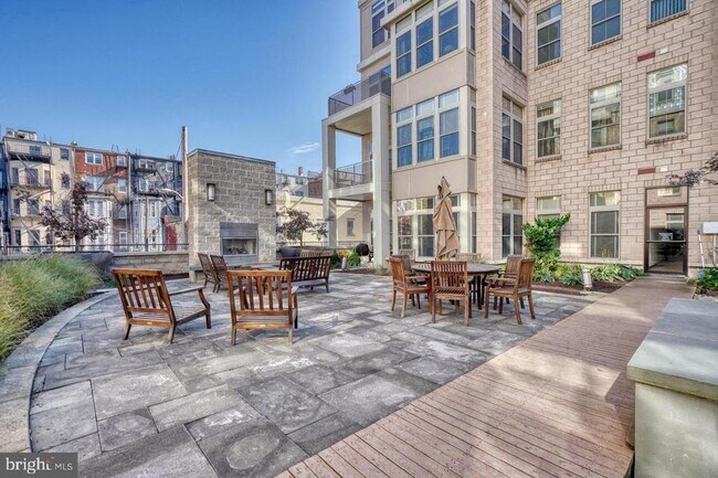 Building Photo - 1209 N Charles St