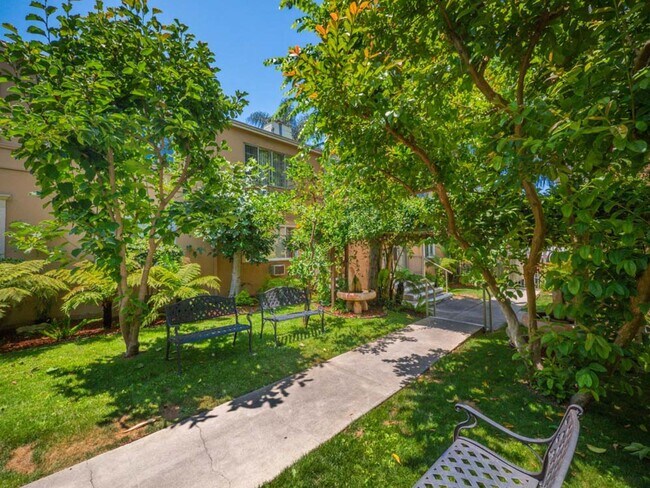 Building Photo - El Centro Apartments