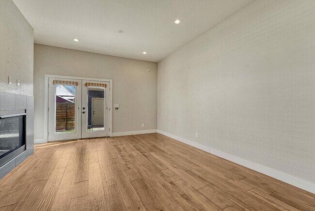 Building Photo - 534 S Lincoln St