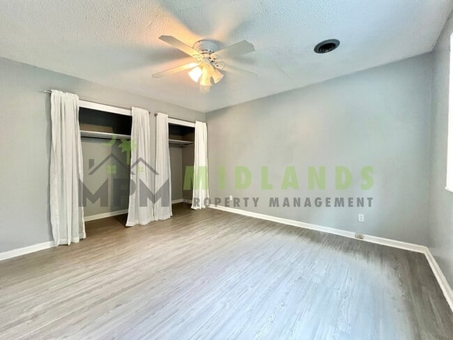 Building Photo - 623 Henderson St