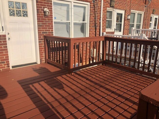 Building Photo - 2136 Redthorn Rd