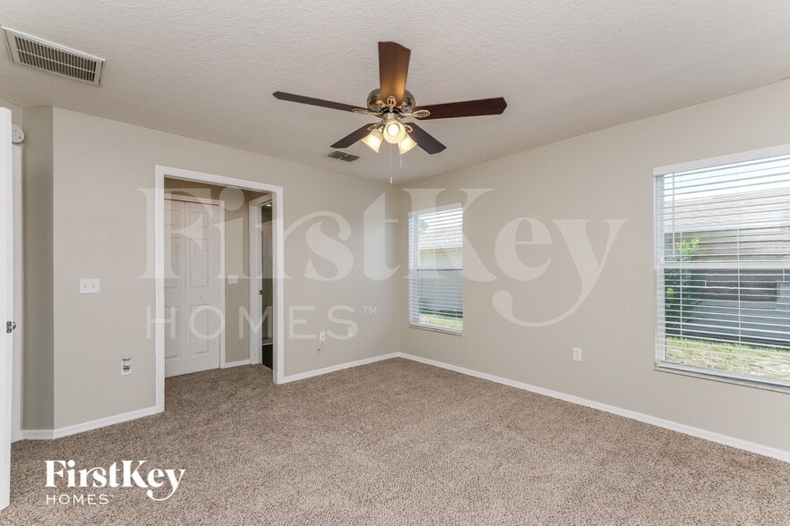 Building Photo - 10121 Briar Cir