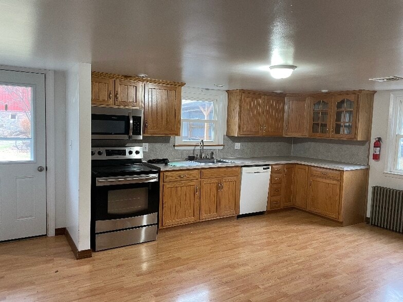 Building Photo - 913 Grange Rd