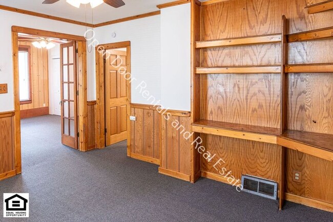 Building Photo - 3112 Thompson Ave