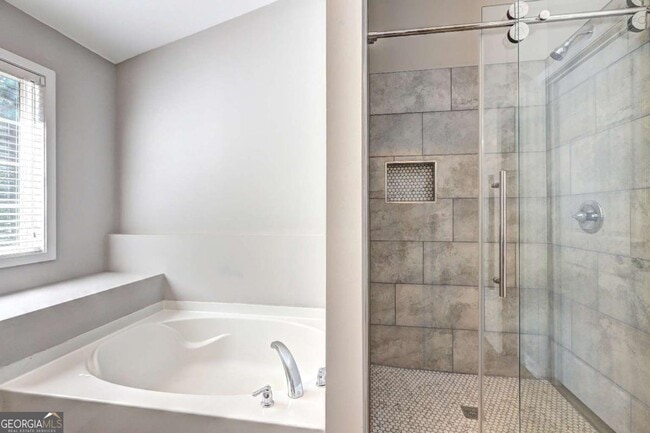 Building Photo - 118 Meeting Pl Rd