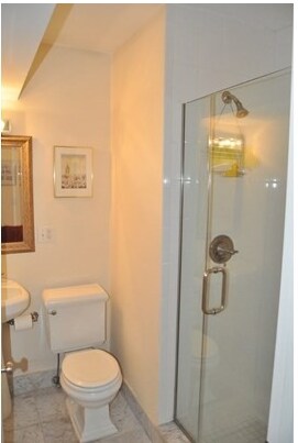 Building Photo - 60 Phillips St