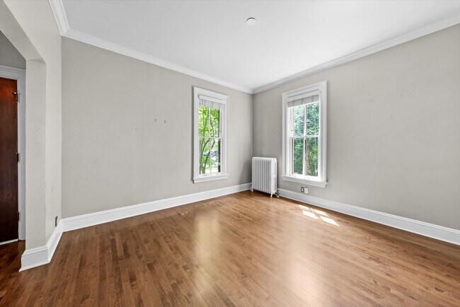 Building Photo - 108 S Adams St
