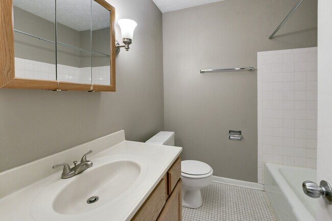 Building Photo - 500 S 37th St