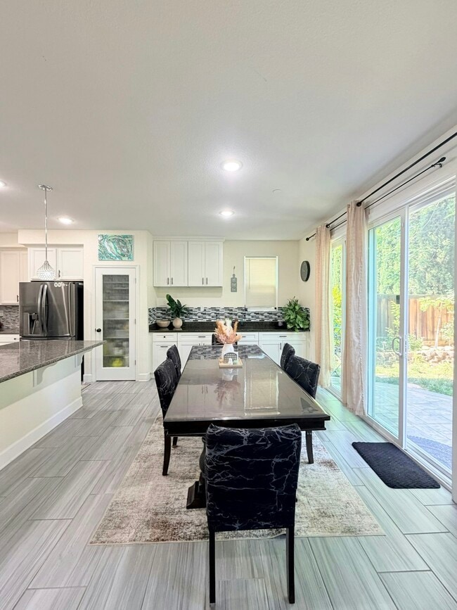 Building Photo - 2276 Acero Ct