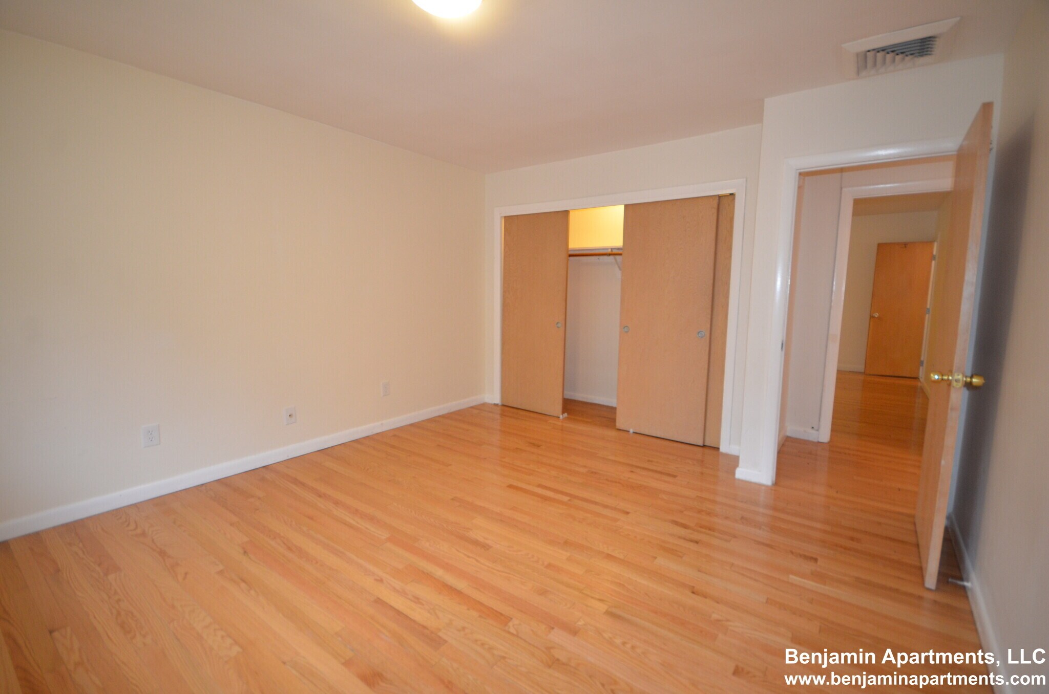 Building Photo - 20 Mossdale Rd