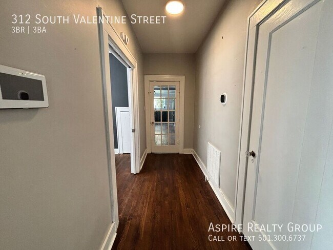 Building Photo - 312 S Valentine St