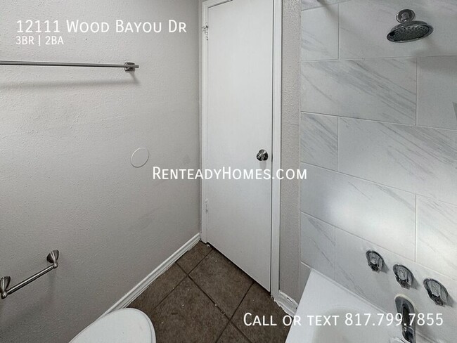 Building Photo - 12111 Wood Bayou Dr