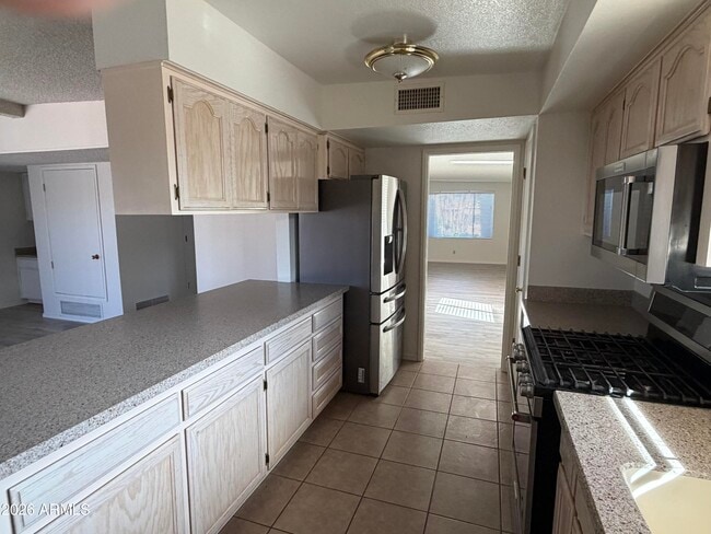 Building Photo - 1475 Via Viento