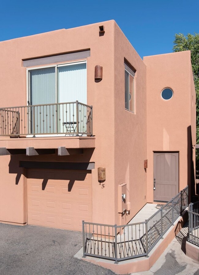 Building Photo - Unfurnished, 1-Year Long-Term Rental