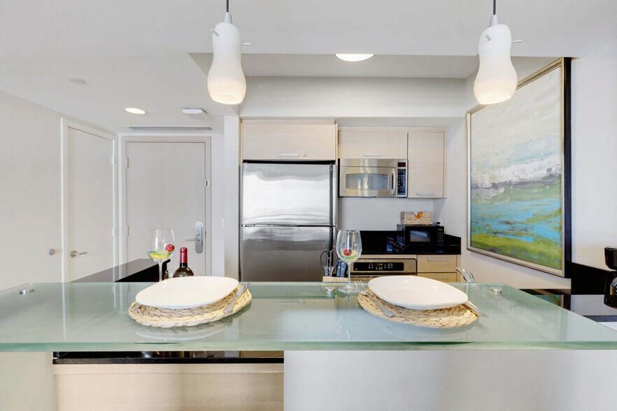 Building Photo - 18683 Collins Ave