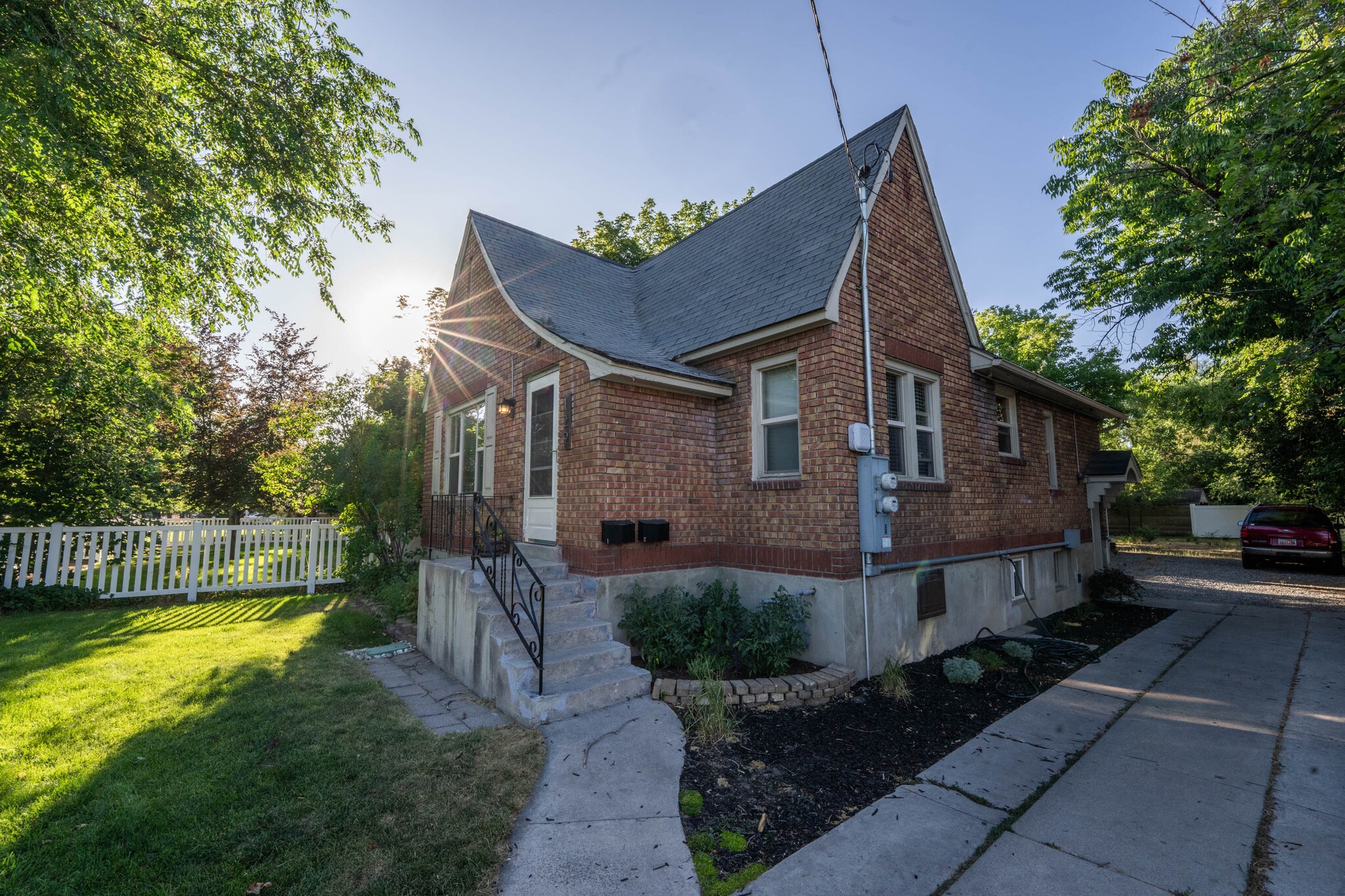 Building Photo - 129 W 200 N