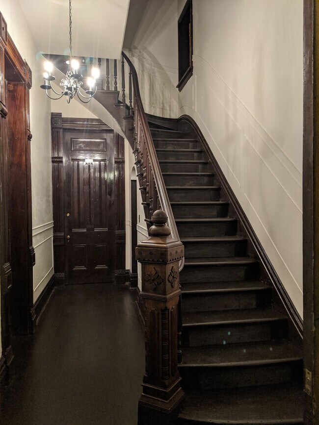 Building Photo - 623 E 100 S