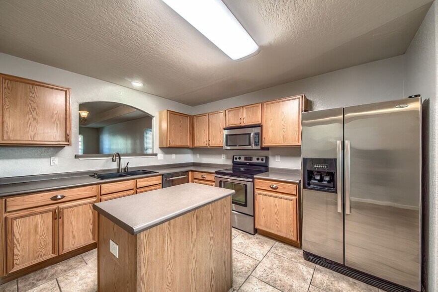 Building Photo - 132 Wistoria