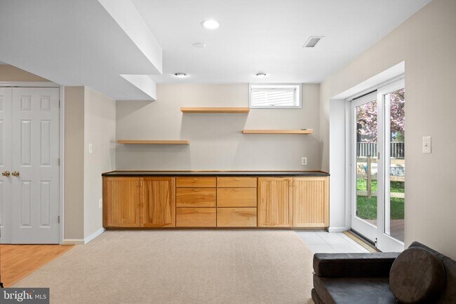 Building Photo - 46568 Hampshire Station Dr