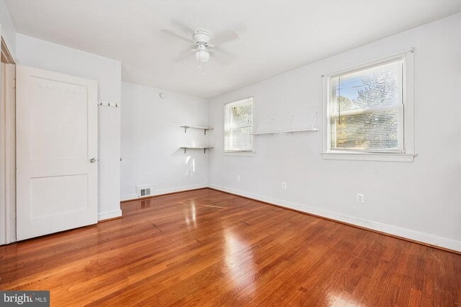 Building Photo - 4808 Fort Totten Dr NE
