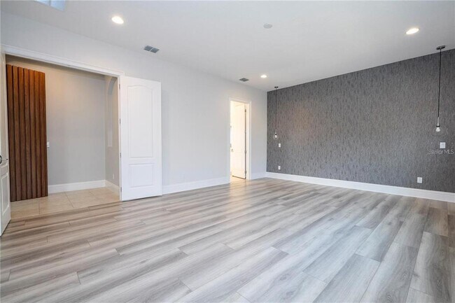 Building Photo - 13370 Alderley Dr