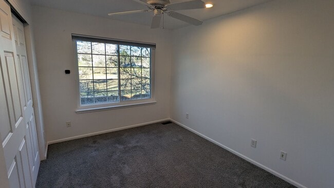 Building Photo - NICE 3 BDRM, 3 BATH, 2-CAR GARAGE + CLUBHO...