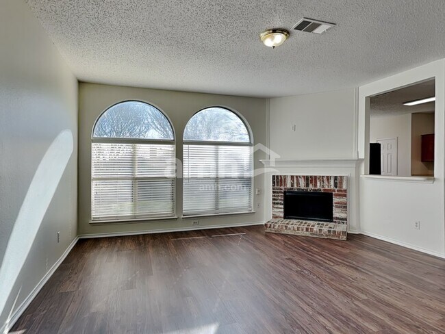 Building Photo - 6711 Flamewood Dr
