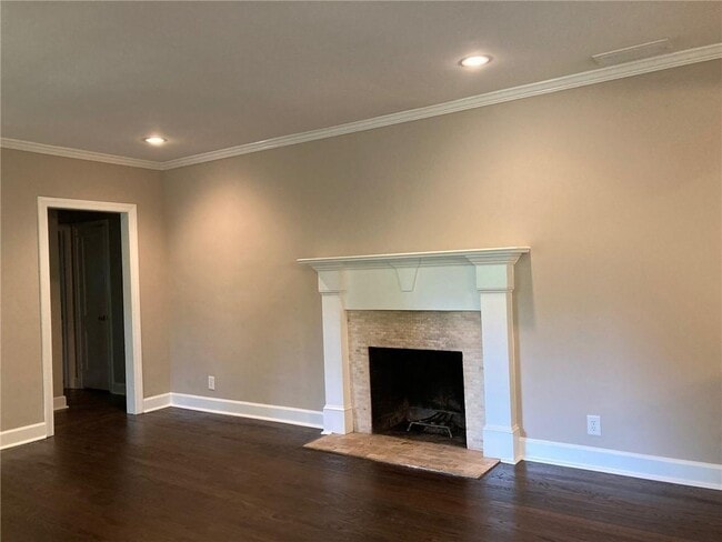 Building Photo - 49 Putnam Cir NE