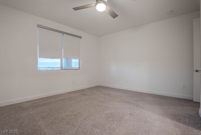 Building Photo - 230 Carmel Sky St