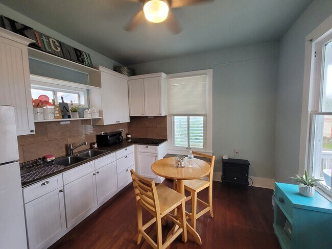 Building Photo - 1623 Avenue N 1/2