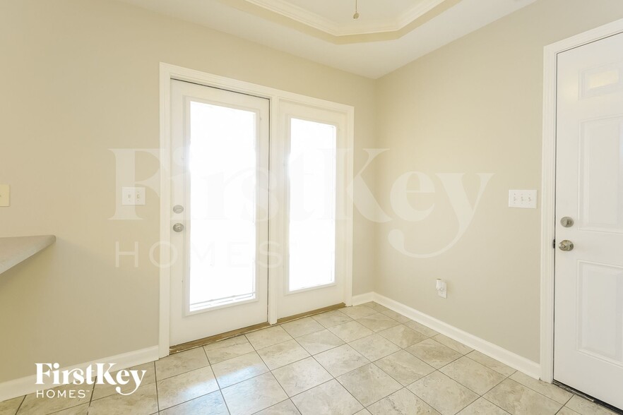 Building Photo - 237 Silverstone Ln