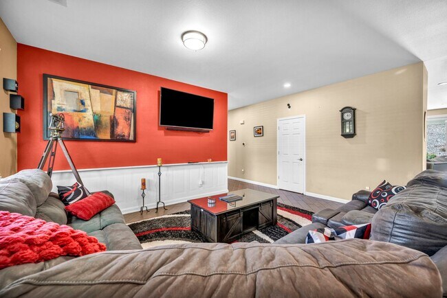 Building Photo - 6015 Stillmeadow Dr