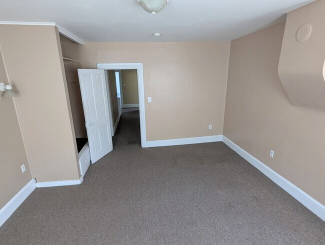 Building Photo - 18-20 W. Southern Avenue