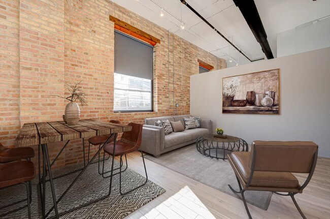Building Photo - 215 N Racine Ave