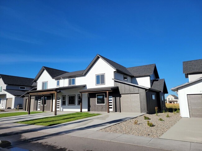 Building Photo - 2-Story Urban Triplex at a modern community featuring 3 Bedrooms 2.5 Bathrooms