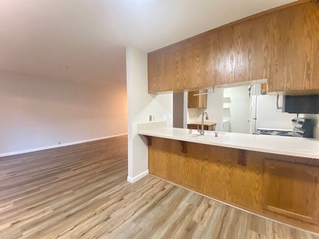 Building Photo - Comfortable 2-Bedroom Condo for Rent! Mission San Jose Neighborhood