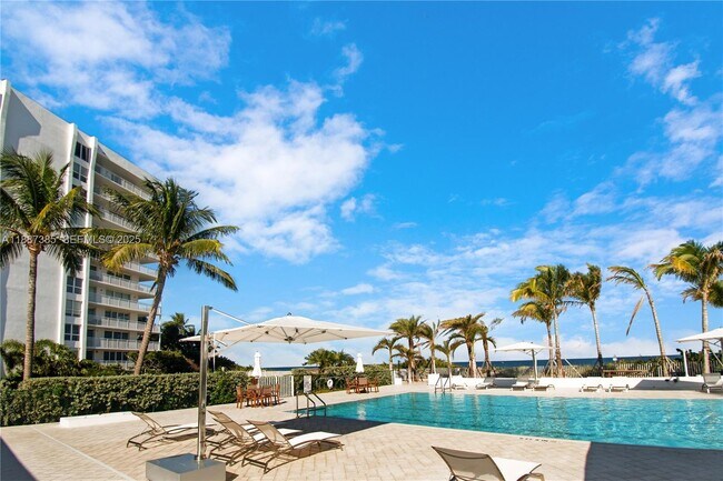 Building Photo - 613 Ocean Dr